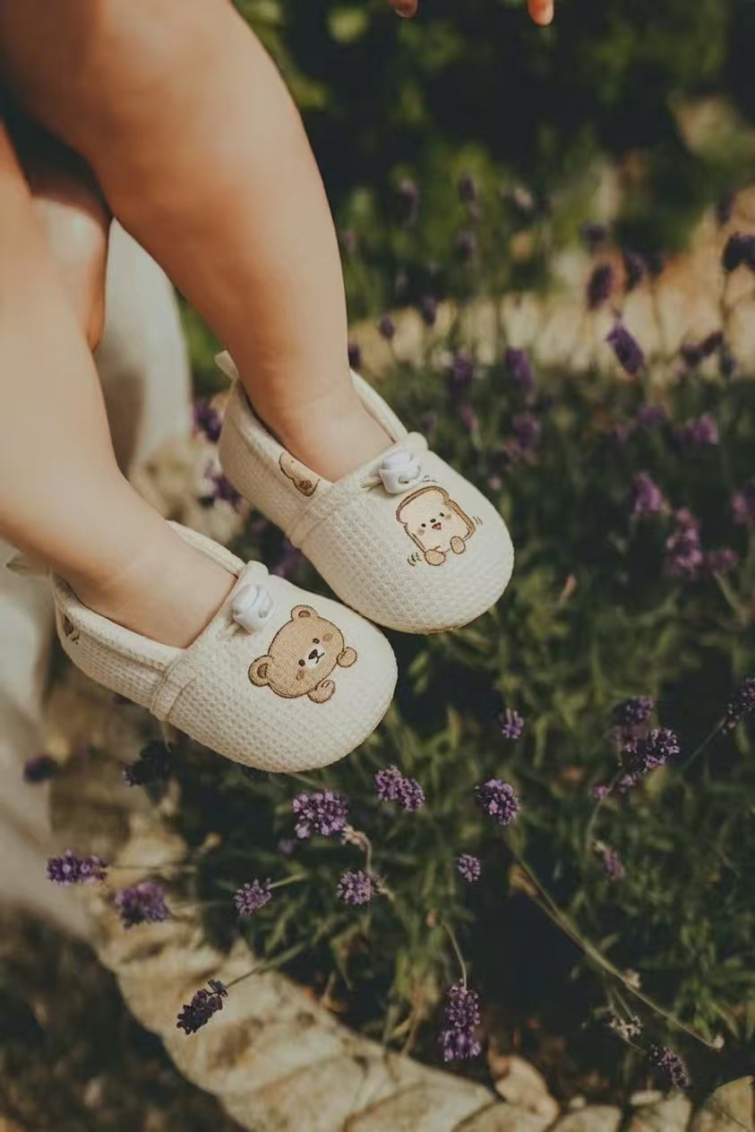 Bear & Toast Waffle Baby Shoes | Cream Knit